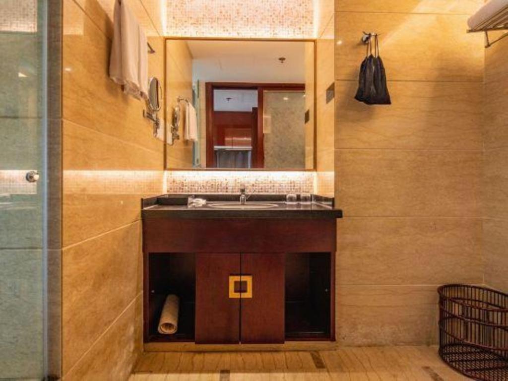 Howard Johnson By Wyndham Sunshine Plaza Ningbo Exterior photo